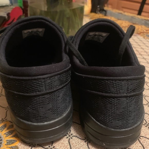 Sneakers - Picture 4 of 8